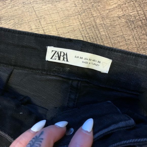 Distressed Zara button fly jeans. - Picture 3 of 3